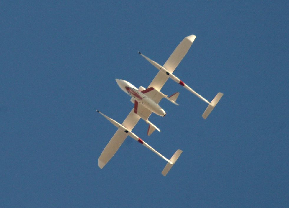 White Knight and SpaceShipOne from below